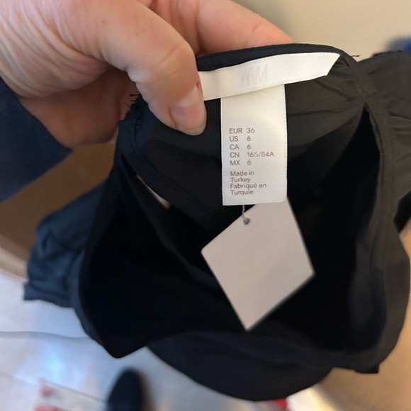 Nwt H&M Black Ruched Puff Sleeve Blouse - Picture 3 of 4